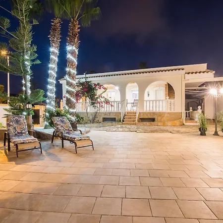 Villa Casa Blanca La Grande - Swimming Pool - Jacuzzi Xxl - 2,4km - Airport 12 Km - Center 1km